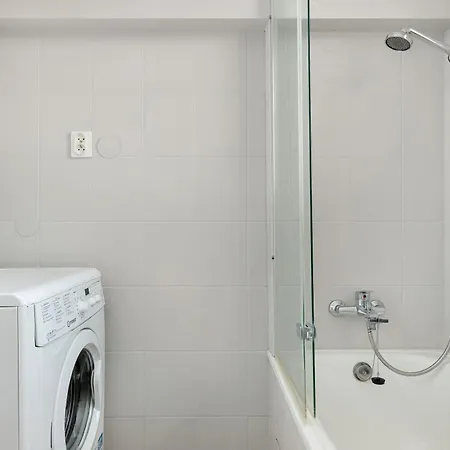 Cozy With Workspace Near The Skm Station By Renters Gdyně