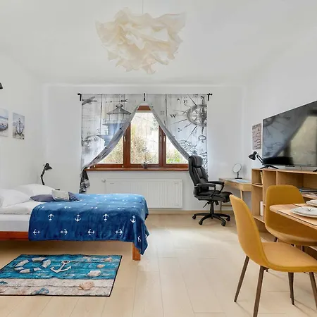 Apartmán Cozy With Workspace Near The Skm Station By Renters *