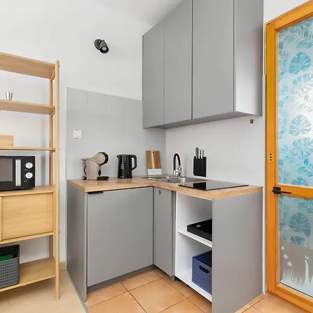 Cozy With Workspace Near The Skm Station By Renters * 그디니아