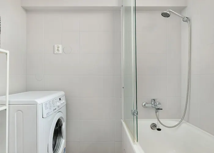 Cozy With Workspace Near The Skm Station By Renters Gdynia