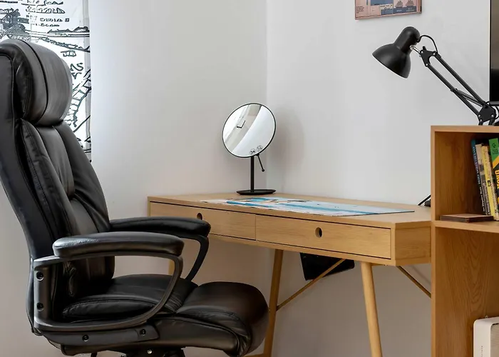 Cozy With Workspace Near The Skm Station By Renters Apartmán Gdyně